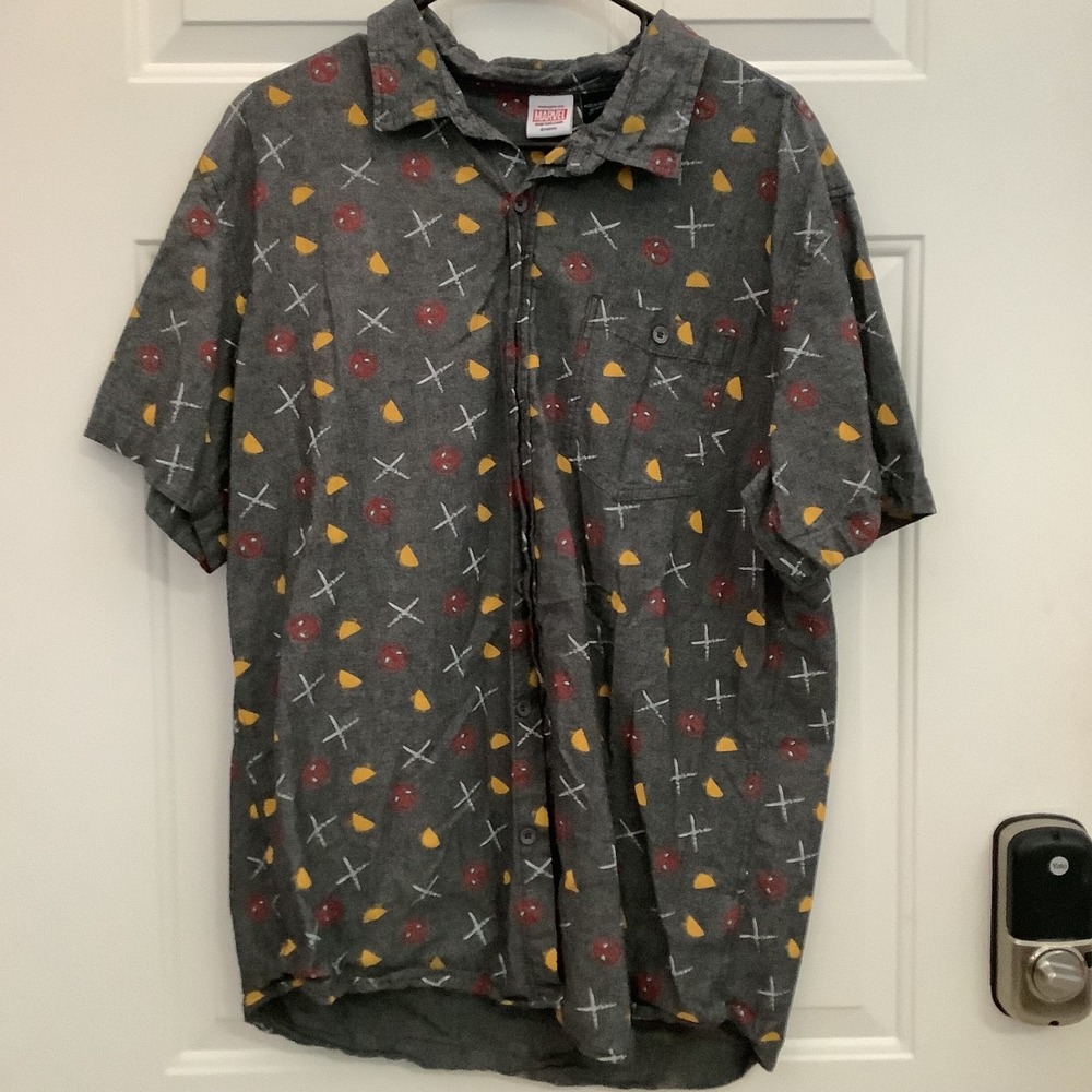 Marvel Deadpool Button Up T-shirt‎ Size XL
